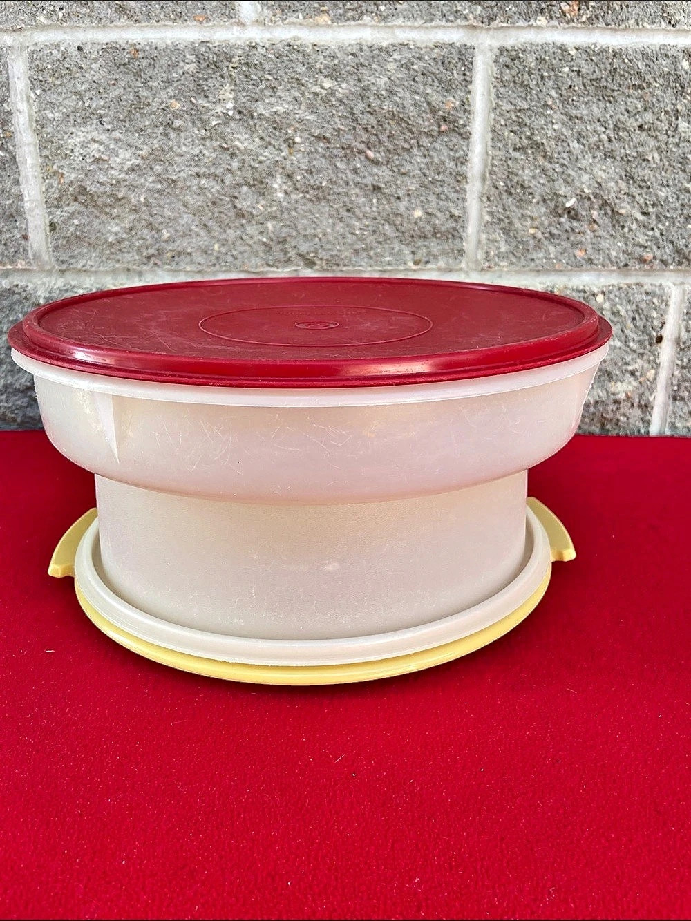 Tupperware Vintage Tupperware Pie Keeper Carrier Vintage Pie Keeper Carrier Red